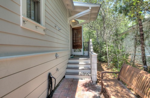 Seacrest House | Shore is Heaven steps to the beach