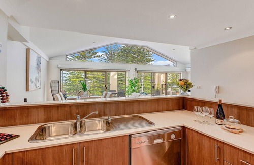 Kiama House | Shore To Please - comfort, cafes and beaches