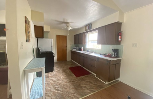Geneva-on-the-Lake Condo | "Shore to Please" unit 2; Apartment on the Lake