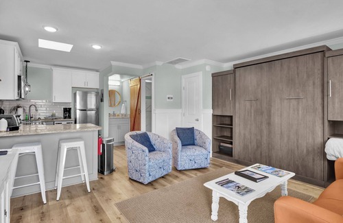 Wrightsville Beach Condo | Shorebreak 203 - Updated 1 bedroom condo in the heart of Wrightsville Beach