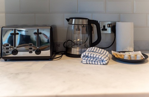Hoxton West Apartment | Shoreditch by CAPITAL