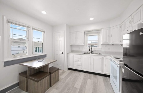 Ocean City Condo | Shorehaven 8- Updated and Stylish 2 bedroom 14 St!