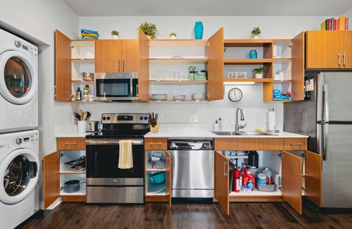 Traverse City Condo | Shoreline: 2BR Condo Near Downtown The Bay and Wineries