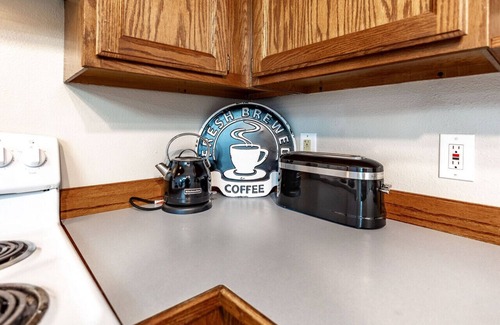 Kodiak Apartment | SHORELINE #5- SHORELINE- Beach Access, Ocean Views, Private