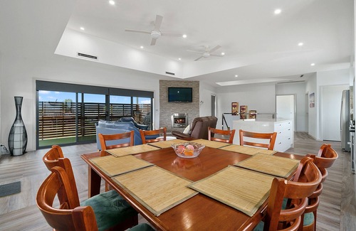 Mulwala House | Shoreline Accommodation