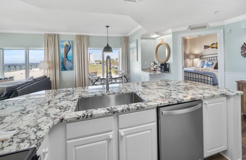 Panama City Beach Condo | Shoreline @ Calypso - Beachfront West Corner - 3/3