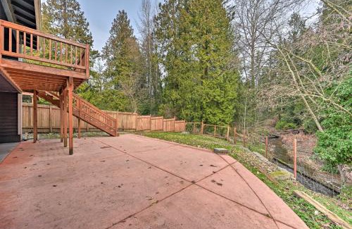 Shoreline House | Shoreline Home with Deck about 14 Mi to Downtown Seattle