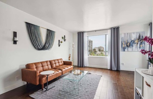 East Village Condo | Shoreline Retreat Sum