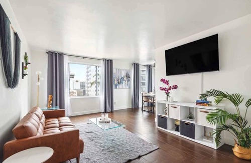 East Village Condo | Shoreline Retreat Sum