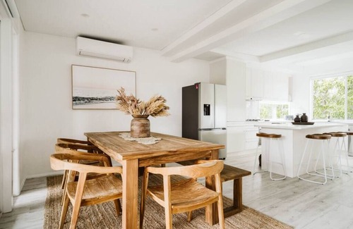 Culburra Beach House | Shoreline Summary: Si