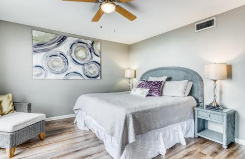 Holiday Isle Apartment | Shoreline Towers
