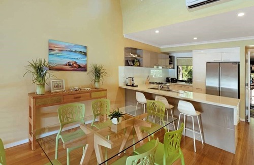 Hamilton Island Apartment | Shorelines 18, Seaview Apartment on Hamilton Island