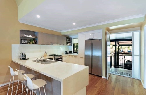 Hamilton Island Apartment | Shorelines 18, Seaview Apartment on Hamilton Island