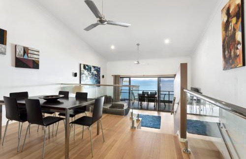 Hamilton Island Apartment | Shorelines 27 by Luxury Holidays Ocean View Buggy Transfers BBQ