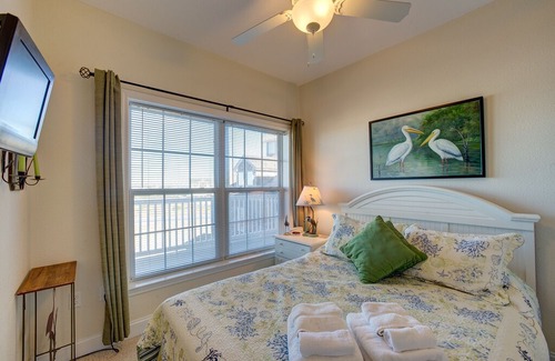 Hatteras Apartment | Shores Fine Again - Rare 3 Bedroom Durant Station Condo Home in Hatteras