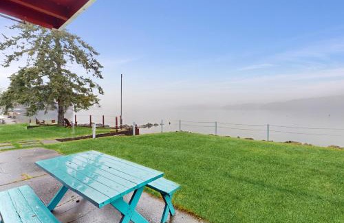 Matlock House | Shoreside Cottage