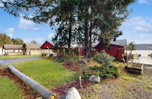 Matlock House | Shoreside Cottage