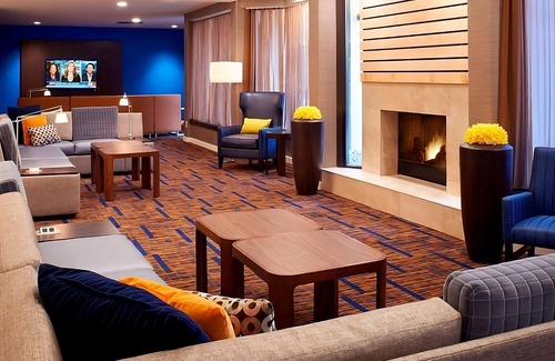Auburn Hills Resort | Short Distance From The Well Known Sites! 2 Lovely Units, Pool, Parking!