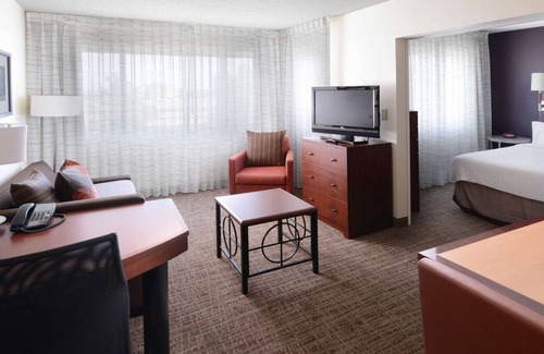 North Dallas Apartment | Short Drive to Addison Airport! 2 Large Suites W/ Full Kitchens & Living Areas!