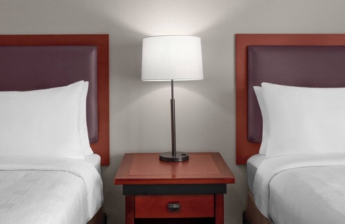 Renton Hotel | Short Drive to Museum of Flight! Pet-friendly, Free Parking and Airport Shuttle!