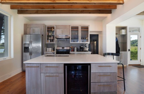 Secretary House | Short drive to Downtown Cambridge | Private Dock | Guest House
