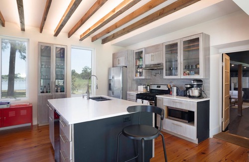 Secretary House | Short drive to Downtown Cambridge | Private Dock | Guest House