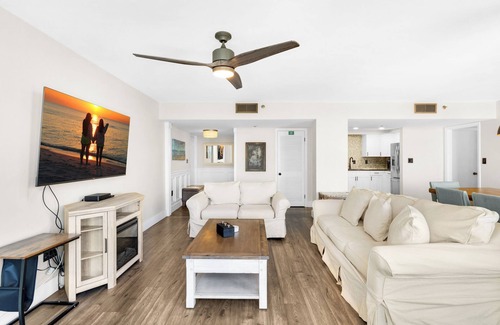 Fort Walton Beach - Destin Condo | ✨Short, Easy Walk to Beach-Great Amenities-2BR Enclave 502B✨