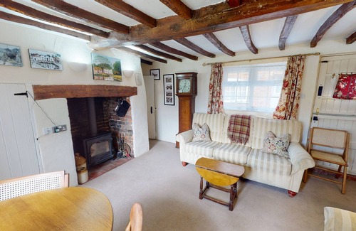Aylesbury Cottage | Short Let Space Bailey's Cottage two bedroom cottage near the centre of Aylesbury.