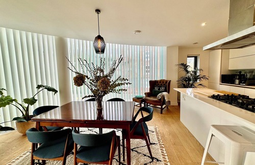 Hackney Apartment | Short/Long Term Lets. Beautiful, bright, architect designed oasis-London Fields