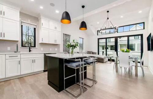 Italian Village House | Short North Convention Garage Parking!