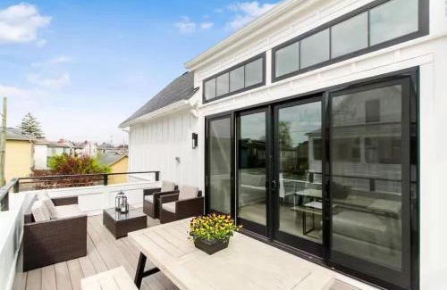 Italian Village House | Short North Convention Garage Parking!