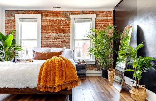 German Village House | Short North Convention Private Parking Pets!