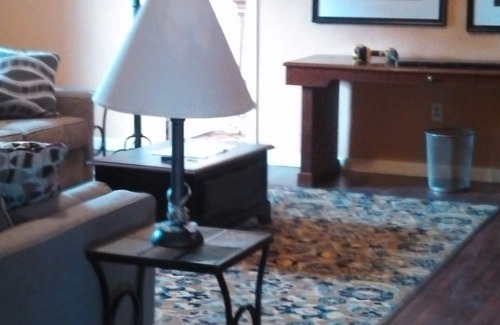 Alverton Condo | Short or Extended Stay: BEAUTIFULLY RESTORED COLONIAL MANSION