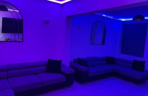 Rusholme Apartment | Short Stopzzz & Indoor Hot Tub