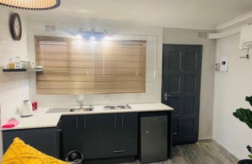 Bezuidenhout Valley Apartment | Short Term Rental Re-imagined