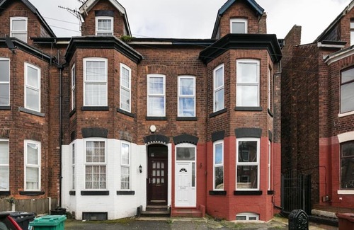 Chorlton-cum-Hardy House | Short Term Shared R&R In Chorlton