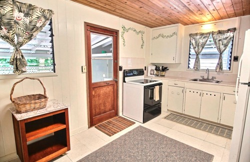 Hanalei House | Short walk 2 Hanalei Bay, beach and town, w/AC in bed rooms