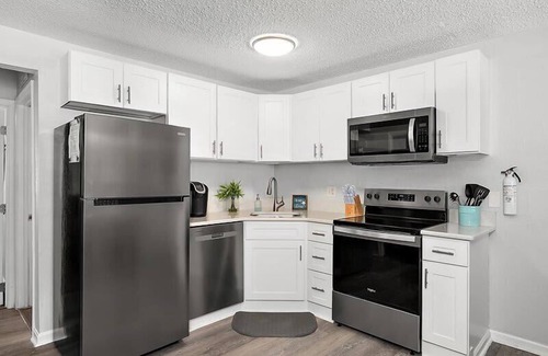 Ocean City Condo | Short Walk to Beach and Boardwalk with a Pool