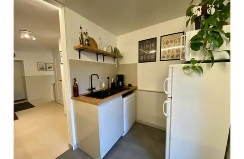 La Perriere Apartment | Short Walk to Gondola and Thermals!