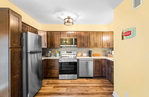 Gulf Shores Condo | Short Walk to Hangout - Enjoy Peaceful Canal Views and Easy Beach Access