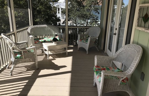 Gulf Trace House | SHORT WALK TO PRIVATE ACCESS TO BEACH
