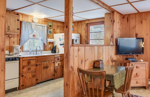 Sea Pines House | Short walk to Private Beach!