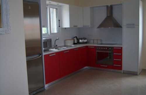 Pesada Villa | Short walk to the beach ,Four bedrooms four bathrooms sleeps 8