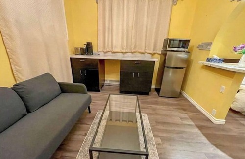 Niagara Falls Apartment | Short walk to the falls 2room luxury free parking