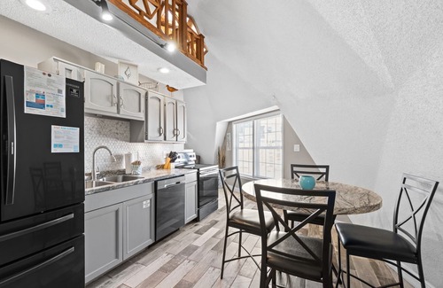 Bel Air House | Short Walk To Beach | Firepit | Additional Studio