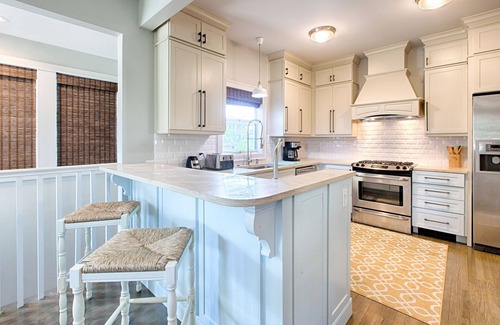 Dune Allen Beach House | Short Walk to the Beach! 'Casita Blanca'