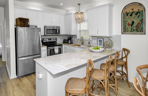 Santa Rosa Beach House | Short walk to 30A beaches! Beautifully renovated with two en suit. EV charger