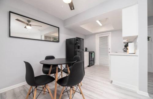 Wilton Manors Apartment | Short Walk to Wilton Drive Apt2