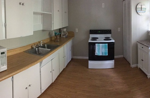 Saint Simons Island Cottage | Short walk to beach or Pier Village, We consider FLETC