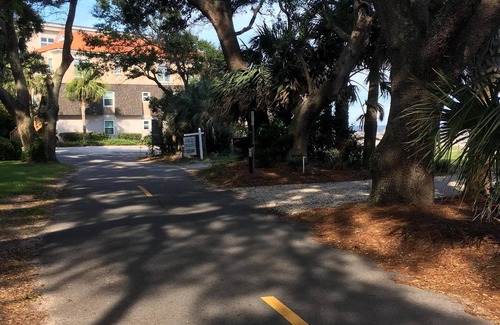 Saint Simons Island Cottage | Short walk to beach or Pier Village, We consider FLETC